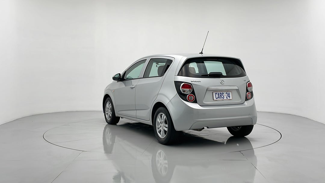 Left Back Diagonal (45- Degree) View