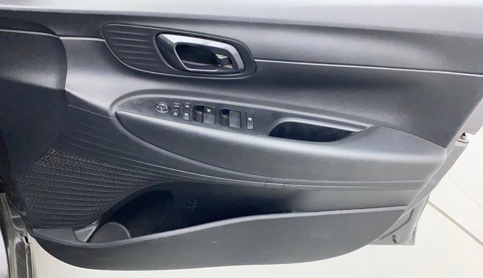 2021 Hyundai NEW I20 SPORTZ 1.2 MT, Petrol, Manual, 11,274 km, Driver Side Door Panels Control