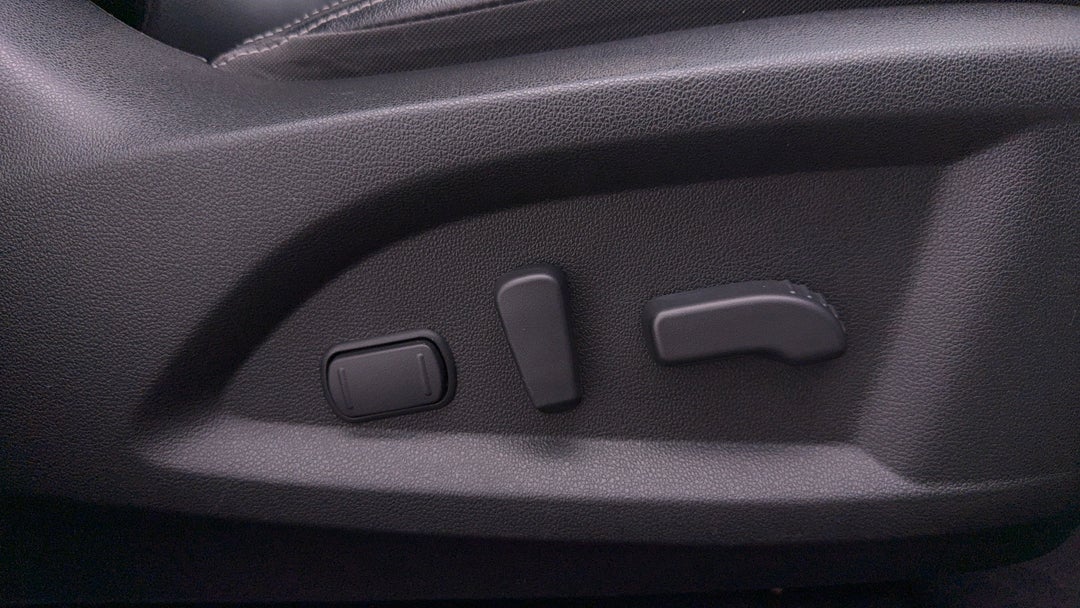 2023 Renault Koleos Zen (4x2), Automatic, 48296 km, Drivers Side Adjustment Panel