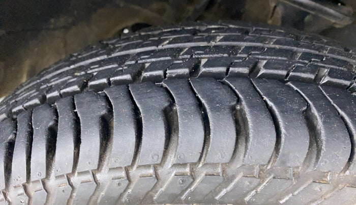 2015 Maruti Alto K10 VXI P, Petrol, Manual, 5,919 km, Right Front Tyre Tread