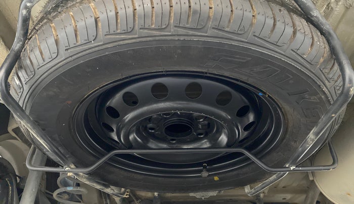 2019 Maruti XL6 ALPHA SHVS  MT, Petrol, Manual, 27,744 km, Spare Tyre