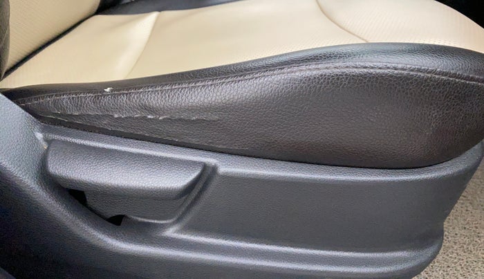 2014 Hyundai Eon ERA, Petrol, Manual, 40,538 km, Driver Side Adjustment Panel
