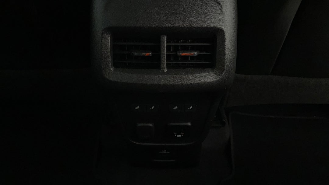 2018 Holden Equinox Ltz (fwd), Automatic, 83589 km, Rear A/C Vent