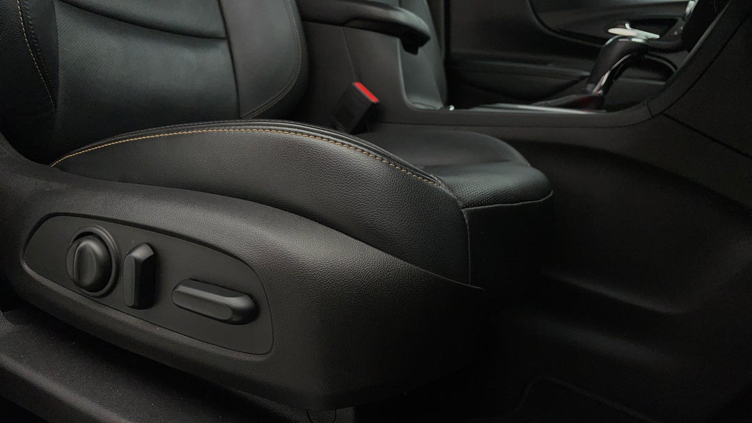 2018 Holden Equinox Ltz (fwd), Automatic, 83589 km, Drivers Side Adjustment Panel