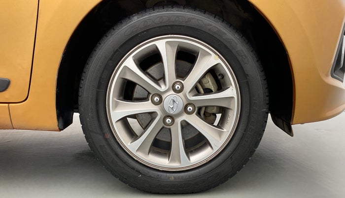 2016 Hyundai Grand i10 1.2 ASTA (O) AT, Petrol, Automatic, 44,403 km, Right Front Wheel