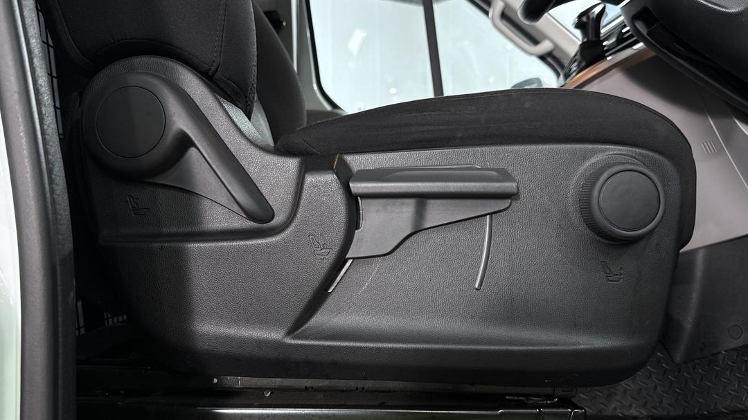2023 LDV Deliver 9 Mwb Mid Roof, Automatic, 26223 km, Drivers Side Adjustment Panel