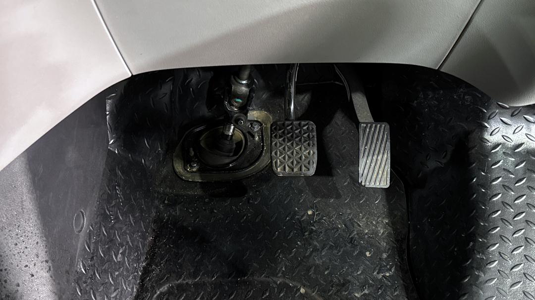 2023 LDV Deliver 9 Mwb Mid Roof, Automatic, 26223 km, Pedals and Footmat