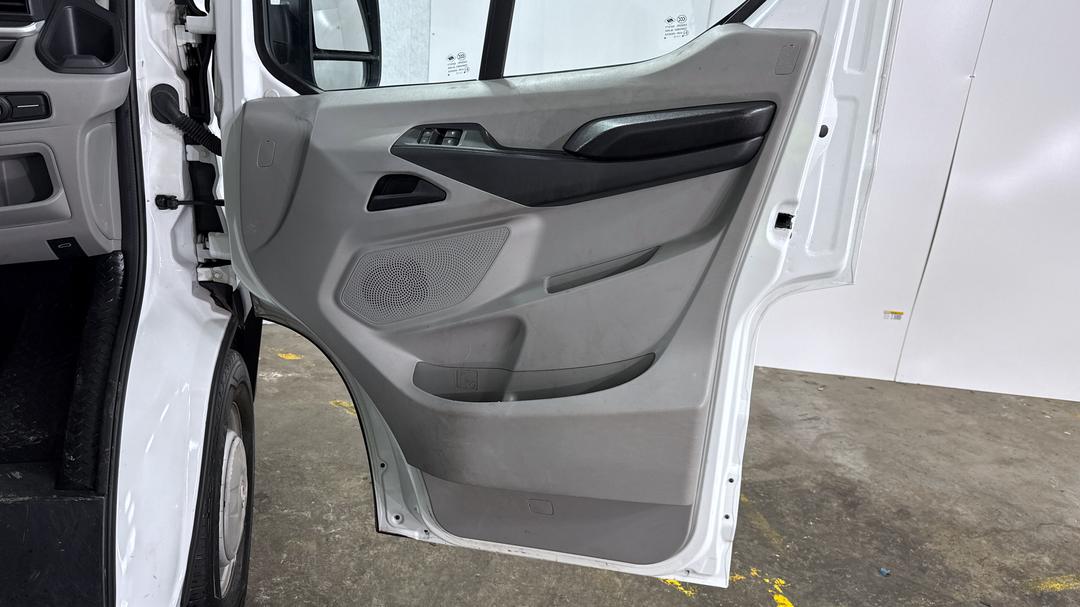 2023 LDV Deliver 9 Mwb Mid Roof, Automatic, 26223 km, Speaker View