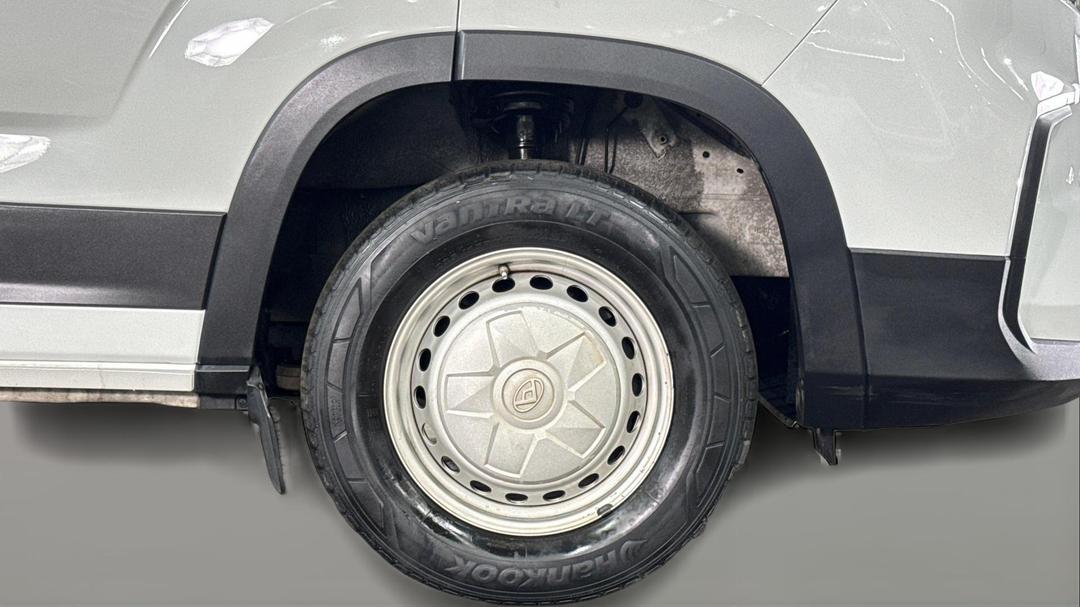 2023 LDV Deliver 9 Mwb Mid Roof, Automatic, 26223 km, Right Front Wheel