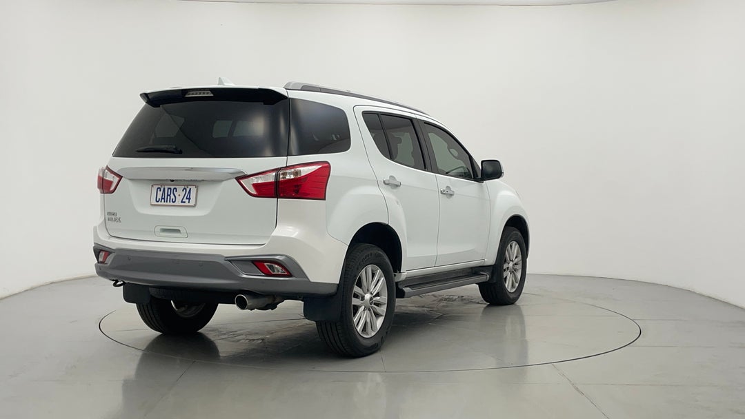 Right Back Diagonal (45- Degree) View