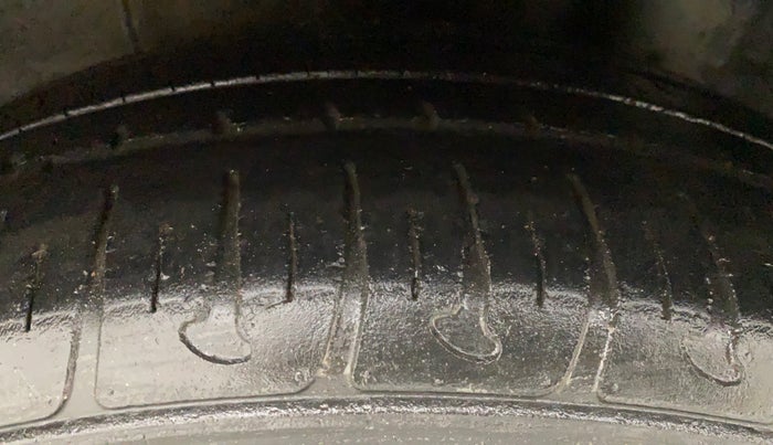 2016 Hyundai Xcent SX 1.2, Petrol, Manual, 35,480 km, Left Rear Tyre Tread