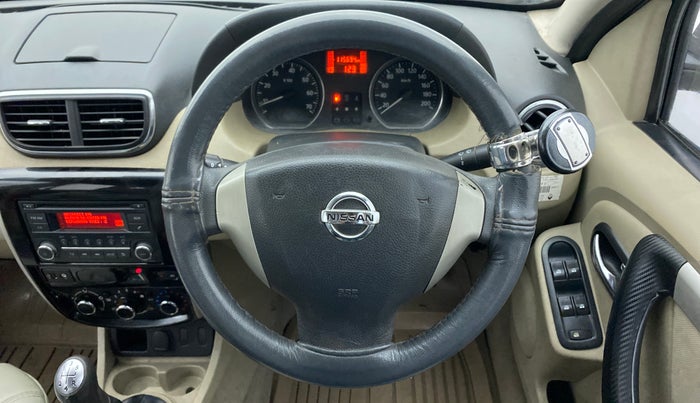2015 Nissan Terrano XL D PLUS, Diesel, Manual, 1,15,925 km, Steering Wheel Close Up