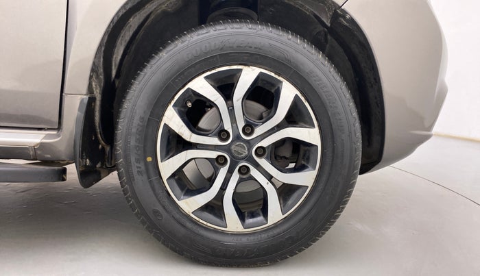 2015 Nissan Terrano XL D PLUS, Diesel, Manual, 1,15,925 km, Right Front Wheel