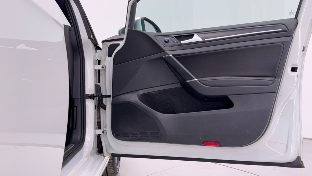 2015 Volkswagen Golf R, Automatic, 140975 km, Speaker View