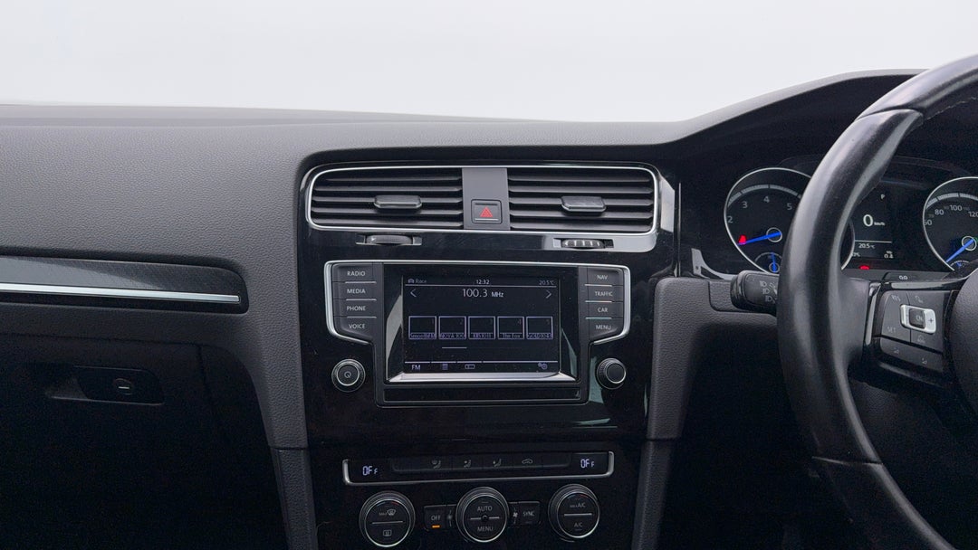 2015 Volkswagen Golf R, Automatic, 140975 km, Center Console