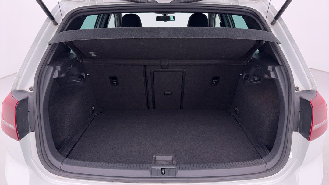 2015 Volkswagen Golf R, Automatic, 140975 km, Boot Inside View