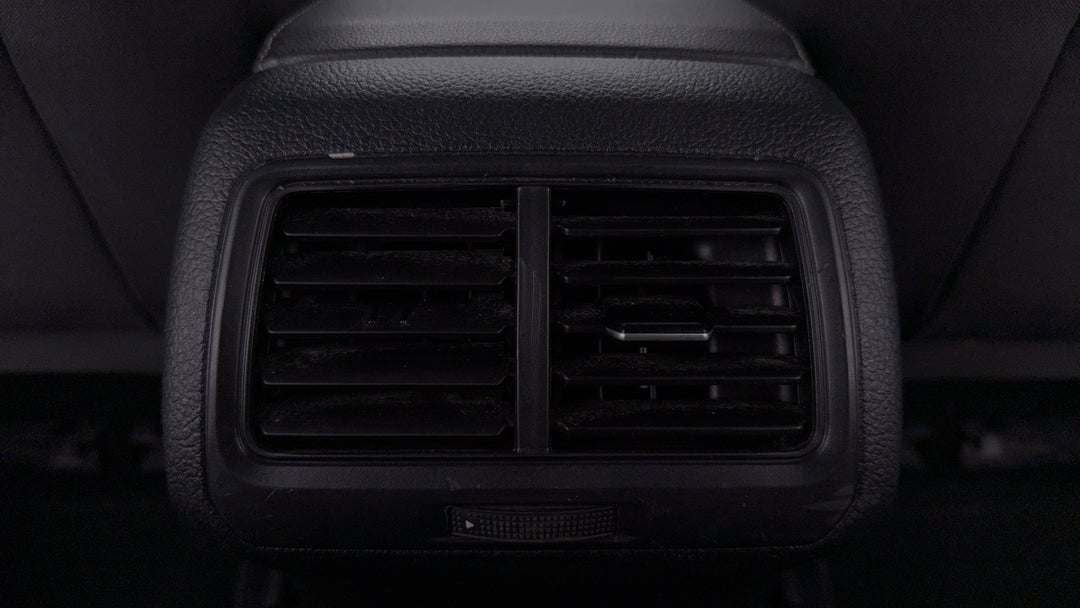 2015 Volkswagen Golf R, Automatic, 140975 km, Rear A/C Vent