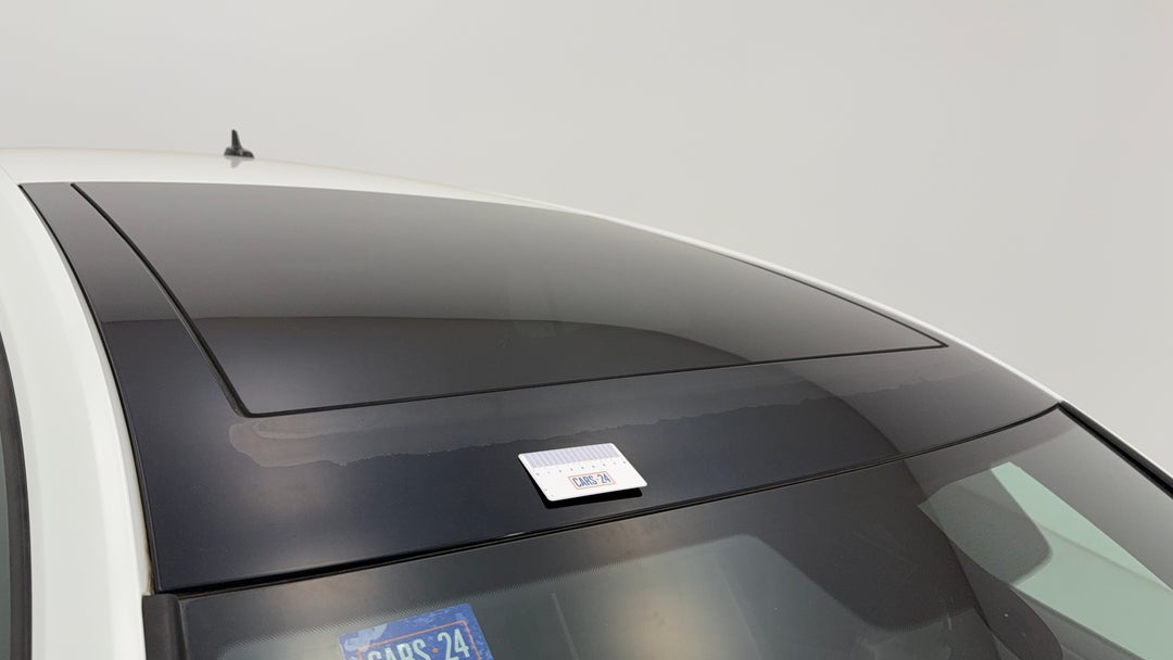 2015 Volkswagen Golf R, Automatic, 140975 km, Roof Paint oxidation