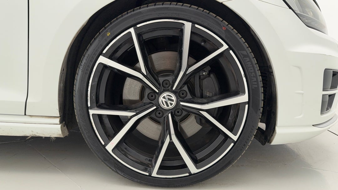 2015 Volkswagen Golf R, Automatic, 140975 km, Right Front Wheel