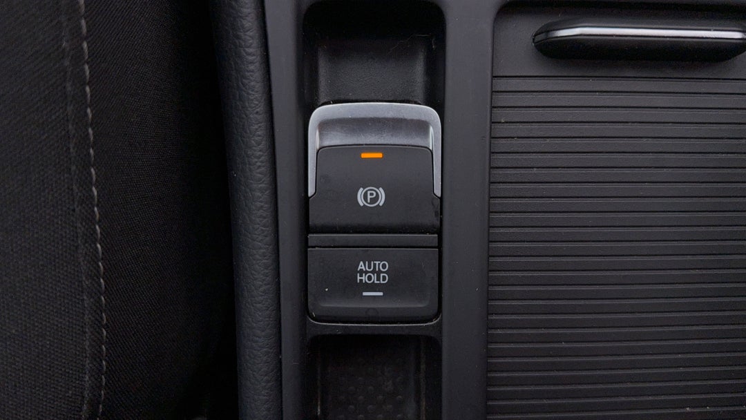 2015 Volkswagen Golf R, Automatic, 140975 km, Handbrake