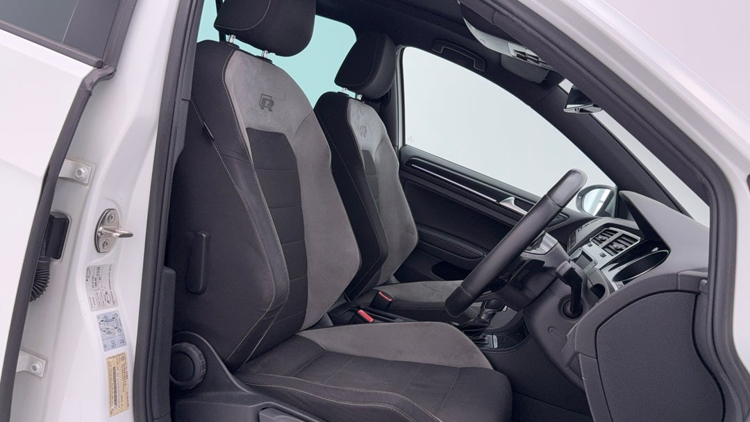 2015 Volkswagen Golf R, Automatic, 140975 km, Right Side Front Door Cabin View