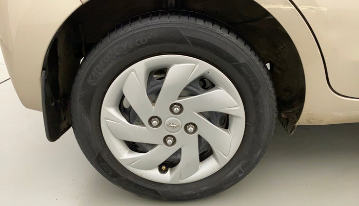 2018 Hyundai NEW SANTRO SPORTZ CNG, CNG, Manual, 91,265 km, Right Rear Wheel