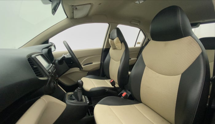 2018 Hyundai NEW SANTRO SPORTZ CNG, CNG, Manual, 91,265 km, Right Side Front Door Cabin
