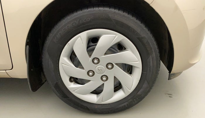 2018 Hyundai NEW SANTRO SPORTZ CNG, CNG, Manual, 91,265 km, Right Front Wheel