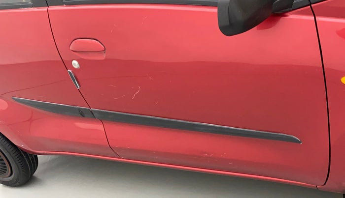 2016 Datsun Redi Go T (O), Petrol, Manual, 20,205 km, Driver-side door - Minor scratches