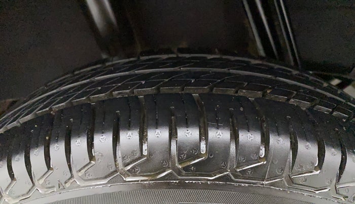 2016 Datsun Redi Go T (O), Petrol, Manual, 20,205 km, Right Rear Tyre Tread