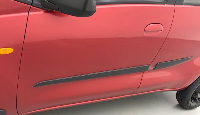 2016 Datsun Redi Go T (O), Petrol, Manual, 20,205 km, Front passenger door - Slightly dented