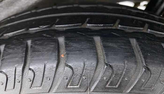 2015 Maruti Wagon R 1.0 LXI CNG, CNG, Manual, 64,616 km, Left Rear Tyre Tread