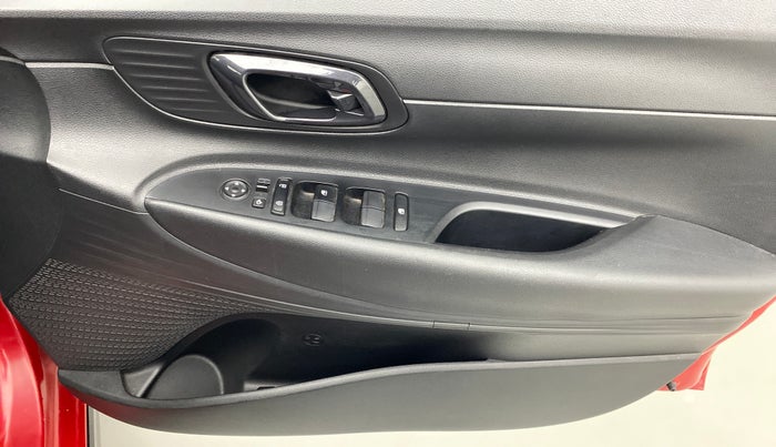 2021 Hyundai NEW I20 SPORTZ 1.2 MT, Petrol, Manual, 11,601 km, Driver Side Door Panels Control