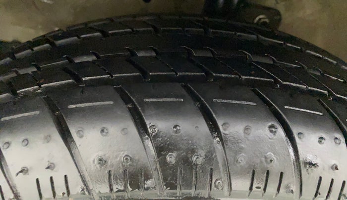2018 Maruti Celerio VXI CNG, CNG, Manual, 38,117 km, Left Front Tyre Tread