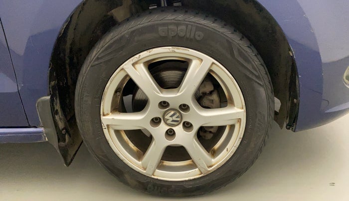 2012 Volkswagen Vento HIGHLINE 1.6 MPI, Petrol, Manual, 93,393 km, Right Front Wheel