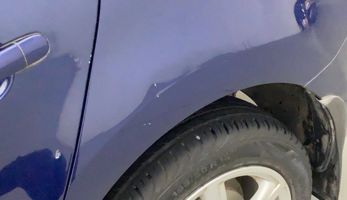 2012 Volkswagen Vento HIGHLINE 1.6 MPI, Petrol, Manual, 93,393 km, Left quarter panel - Minor scratches