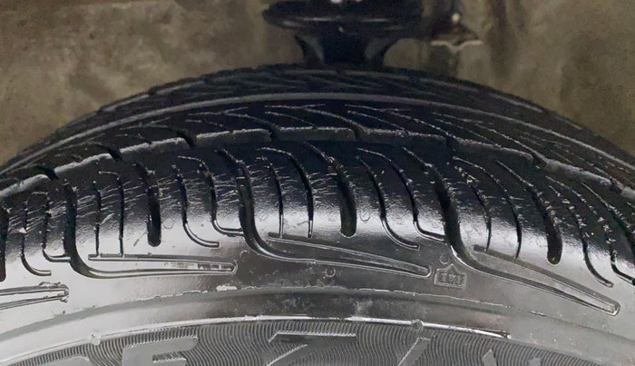 2014 Maruti Alto K10 VXI, Petrol, Manual, 46,531 km, Left Front Tyre Tread