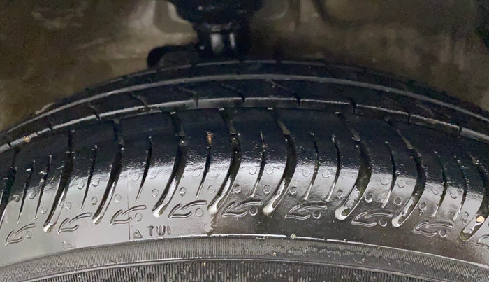 2018 Maruti Celerio ZXI, CNG, Manual, 1,00,569 km, Right Front Tyre Tread
