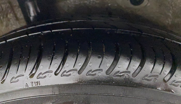 2018 Maruti Celerio ZXI, CNG, Manual, 1,00,569 km, Right Rear Tyre Tread
