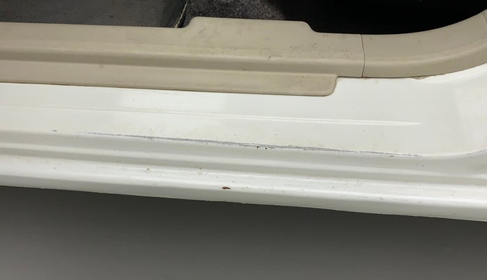 2018 Maruti Celerio ZXI, CNG, Manual, 1,00,569 km, Left running board - Minor scratches