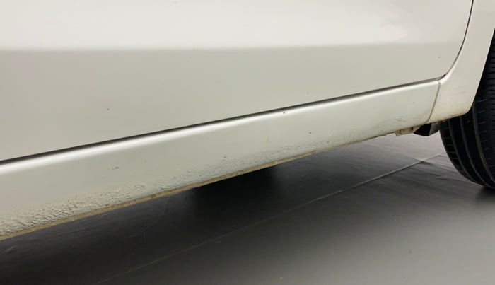 2018 Maruti Celerio ZXI, CNG, Manual, 1,00,569 km, Right running board - Paint has minor damage