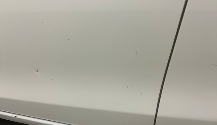 2018 Maruti Celerio ZXI, CNG, Manual, 1,00,569 km, Front passenger door - Minor scratches