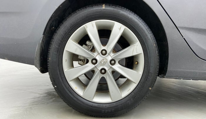 2013 Hyundai Verna FLUIDIC 1.6 CRDI SX OPT, Diesel, Manual, 60,990 km, Right Rear Wheel