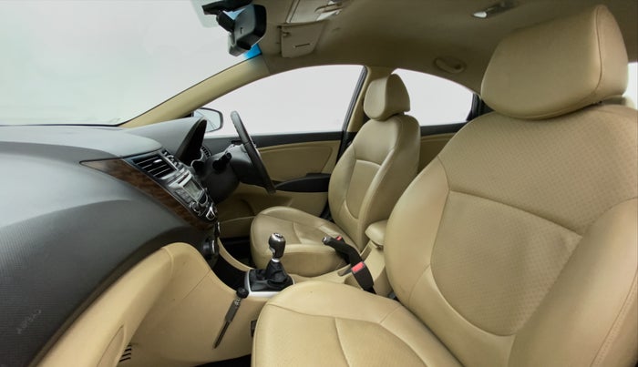 2013 Hyundai Verna FLUIDIC 1.6 CRDI SX OPT, Diesel, Manual, 60,990 km, Right Side Front Door Cabin