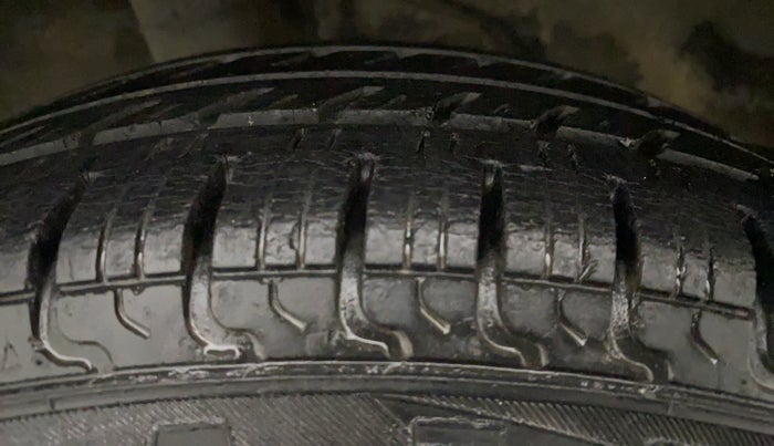 2015 Datsun Go Plus T, Petrol, Manual, 96,121 km, Left Front Tyre Tread