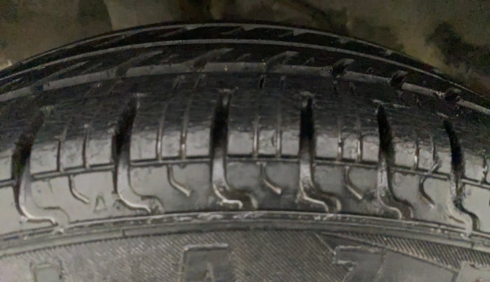 2015 Datsun Go Plus T, Petrol, Manual, 96,121 km, Right Front Tyre Tread