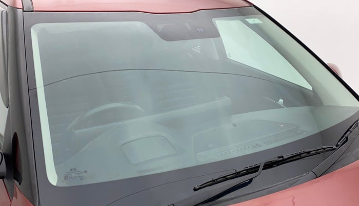 2021 KIA SELTOS GTX PLUS AT 1.5 DIESEL, Diesel, Automatic, 37,735 km, Front windshield - Minor spot on windshield