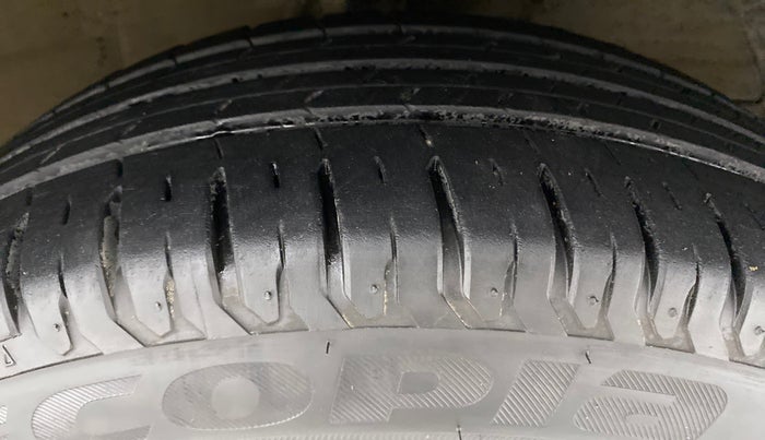 2019 Maruti XL6 ZETA SHVS, Petrol, Manual, 26,586 km, Right Front Tyre Tread