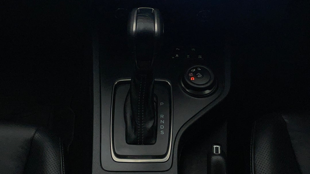 2019 Ford Everest Trend (4wd 7 Seat), Automatic, 143623 km, Gear Lever 