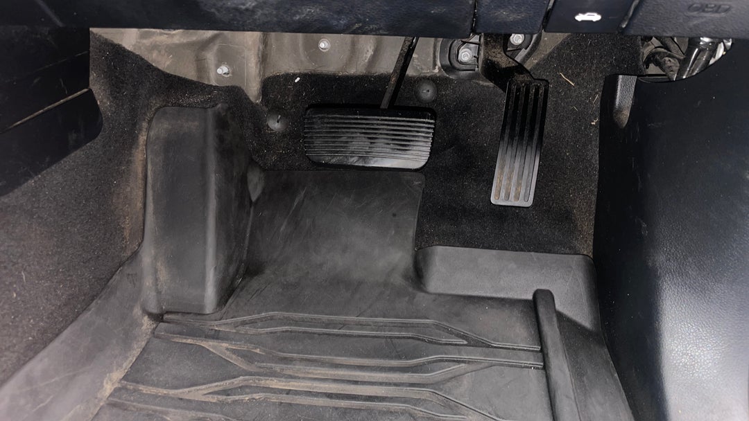 2019 Ford Everest Trend (4wd 7 Seat), Automatic, 143623 km, Pedals and Footmat
